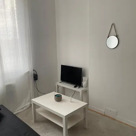 Studio * فالنسيان